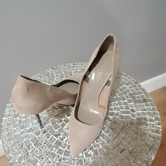 Heels - Picture 2 of 2